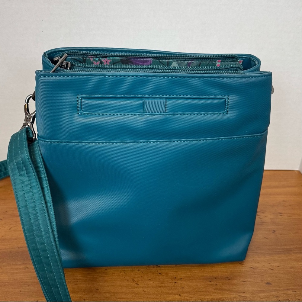 Lug Double Dip Quilted Teal/Blue Crossbody Bag Modern Design Satin Luxe - Picture 7 of 9